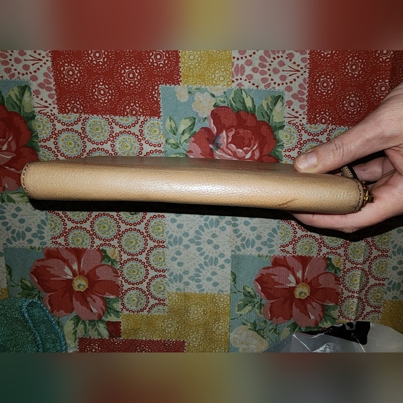 Authentic prada zippy wallet guc see pics - Picture 2 of 13